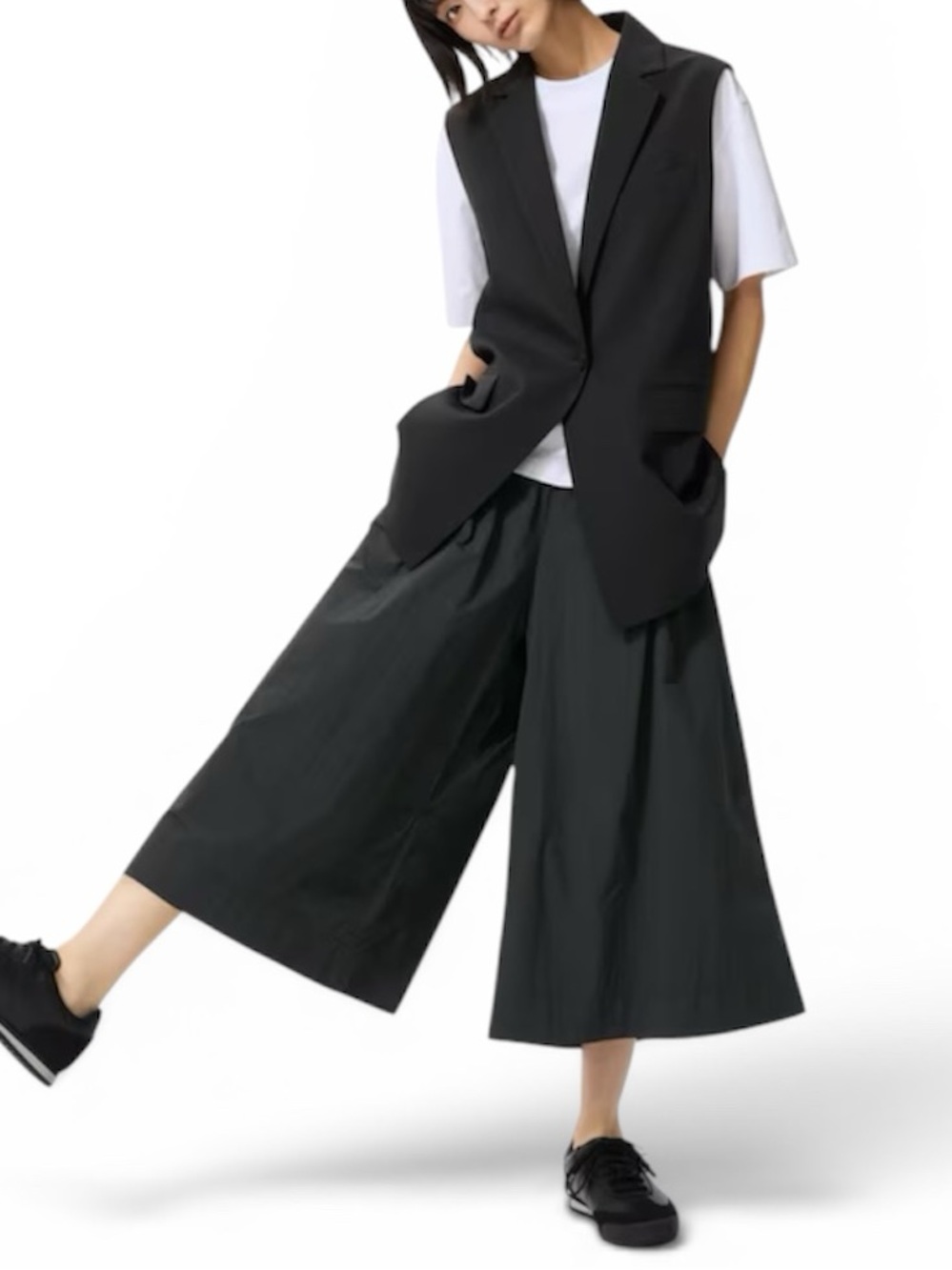 UNIQLO Wide-Leg Culotte Pants in Black - Picture 1 of 9